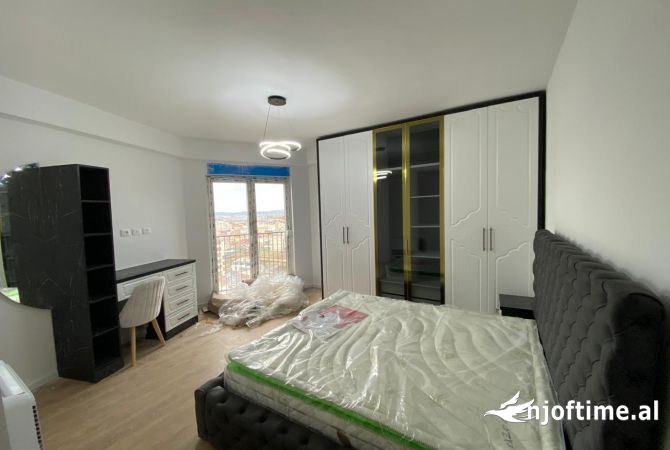 Shtepi me qera Apartament ne Tirane, 2+1, Mobilimi E mobiluar, Pagesa 800  Euro.