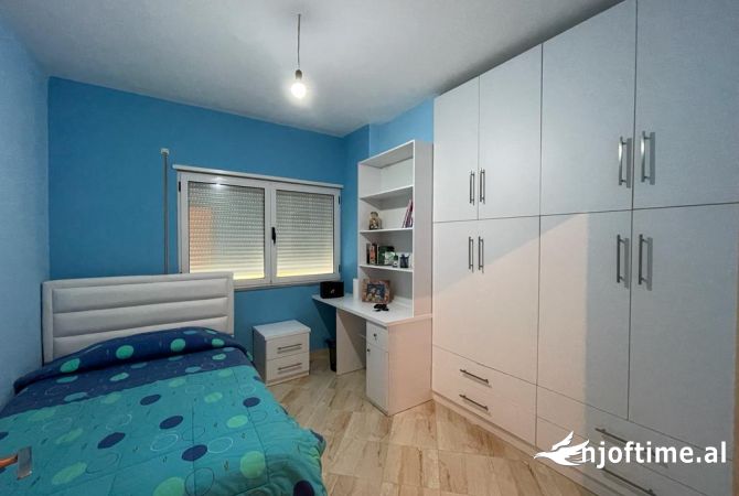Shtepi ne shitje Apartament ne Tirane, 2+1, Mobilimi E mobiluar, Pagesa 135,000  Euro.