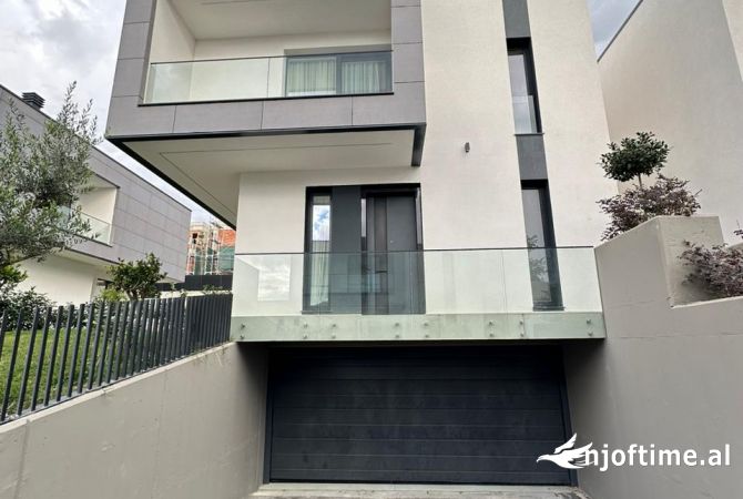 Shtepi me qera 3+1 ne Tirane - 3,500 Euro