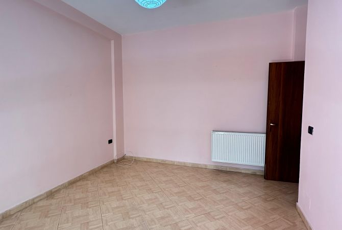 Shtepi me qera 2+1 ne Tirane - 450 Euro