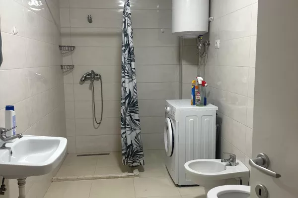 Shtepi me qera 1+1 ne Tirane - 450 Euro