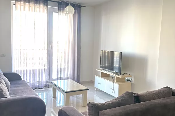 Shtepi me qera 1+1 ne Tirane - 450 Euro