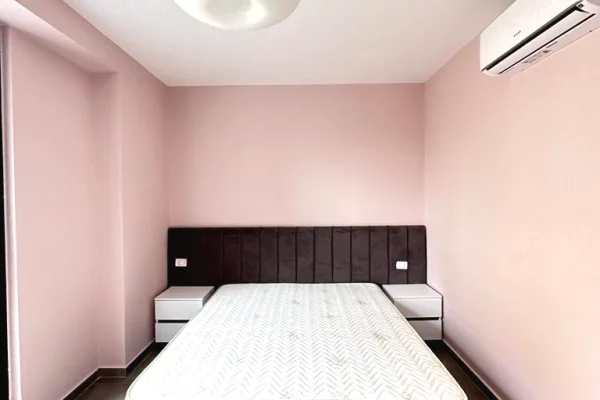 Shtepi ne shitje Apartament ne Tirane, 2+1, Mobilimi E mobiluar, Pagesa 180,000  Euro.