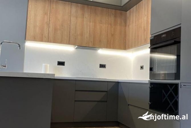 Shtepi me qera 2+1 ne Tirane - 1,500 Euro