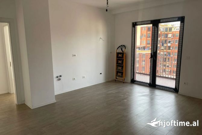 Ambient biznesi me qera 3+1 ne Tirane - 850 Euro