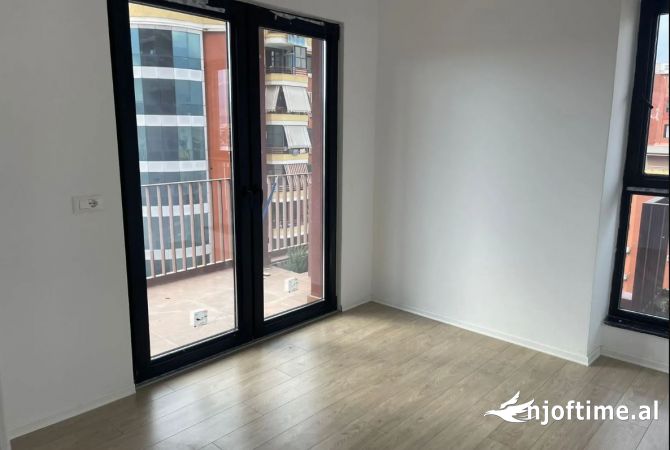 Ambient biznesi me qera 3+1 ne Tirane - 850 Euro