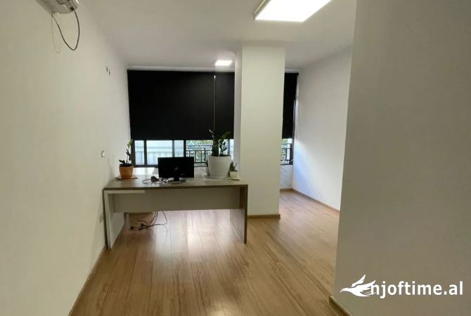Ambient biznesi me qera 3+1 ne Tirane - 500 Euro