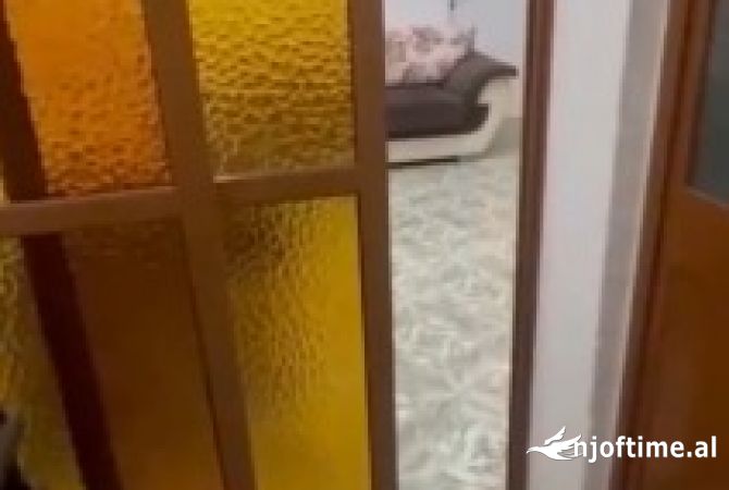 Shtepi me qera Apartament ne Tirane, 2+1, Mobilimi E mobiluar, Pagesa 55,000  Leke.