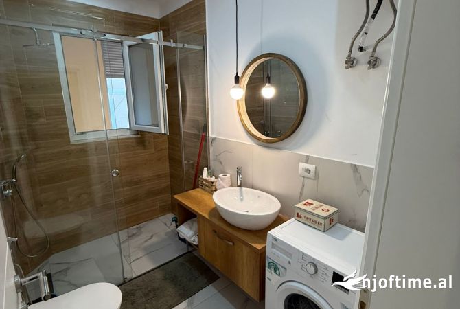Shtepi me qera Apartament ne Tirane, Garsoniere, Mobilimi E mobiluar, Pagesa 500  Euro.