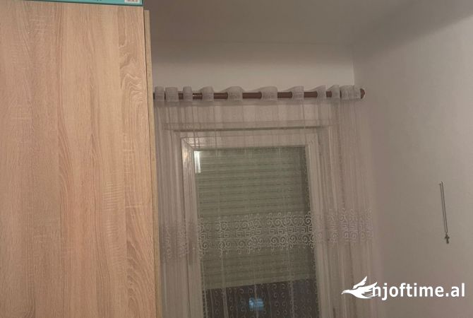 Shtepi me qera Apartament ne Tirane, 2+1, Mobilimi E mobiluar, Pagesa 500  Euro.