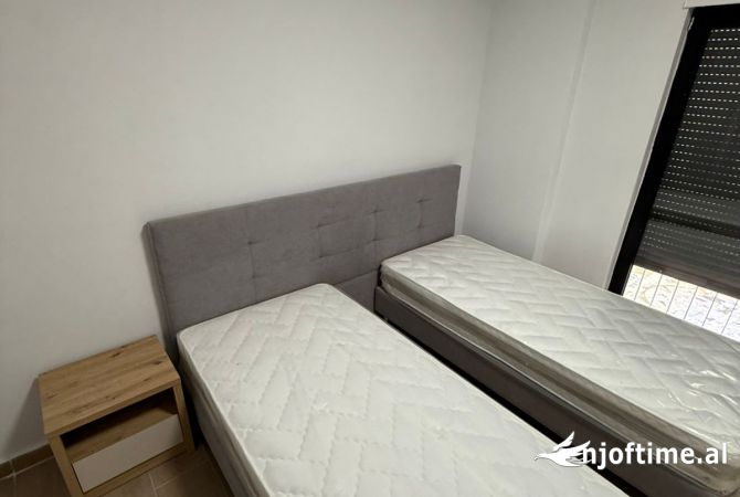 Shtepi me qera Apartament ne Tirane, 2+1, Mobilimi E mobiluar, Pagesa 650  Euro.
