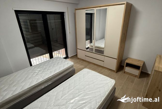Shtepi me qera Apartament ne Tirane, 2+1, Mobilimi E mobiluar, Pagesa 650  Euro.