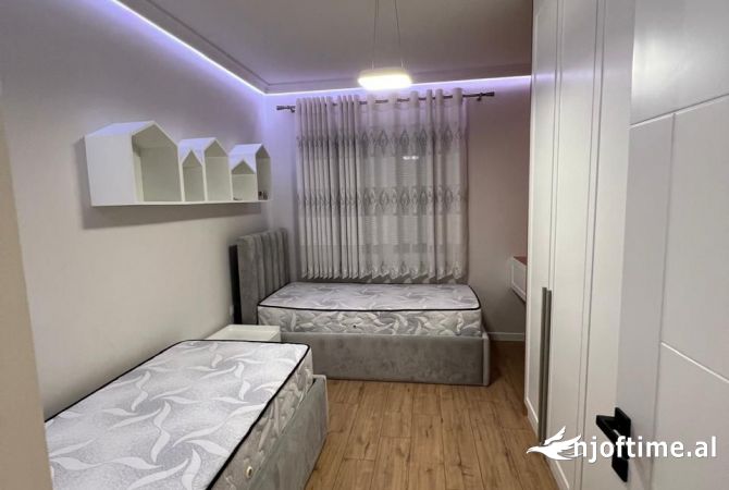 Shtepi me qera Apartament ne Tirane, 2+1, Mobilimi E mobiluar, Pagesa 600  Euro.