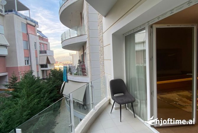 Shtepi me qera Apartament ne Tirane, 2+1, Mobilimi E mobiluar, Pagesa 900  Euro.