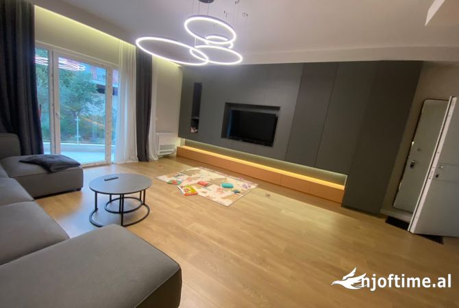 Shtepi me qera Apartament ne Tirane, 2+1, Mobilimi E mobiluar, Pagesa 900  Euro.