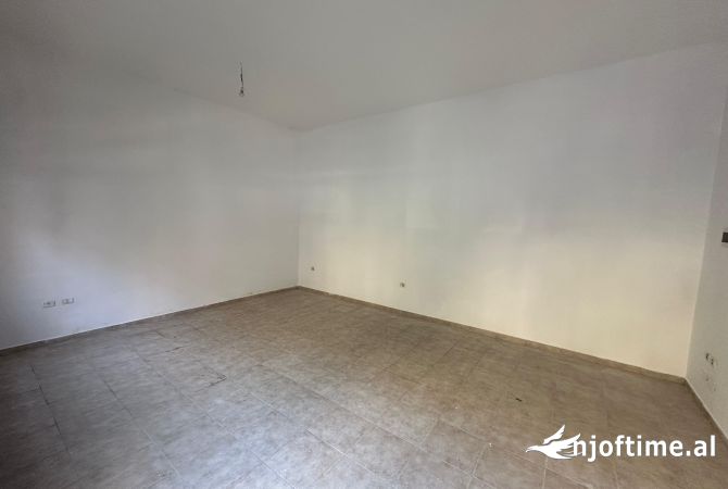 Ambient biznesi ne shitje 1+1 ne Tirane - 90,000 Euro