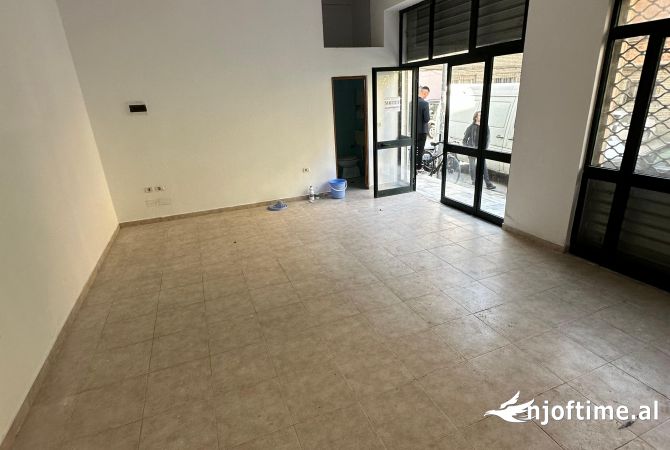 Ambient biznesi ne shitje 1+1 ne Tirane - 90,000 Euro