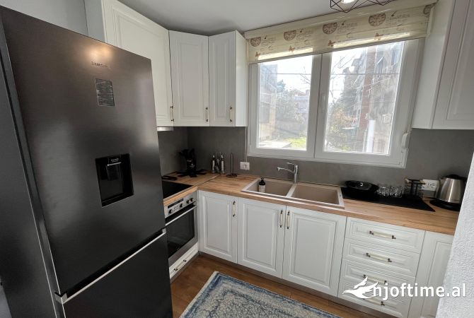 Shtepi me qera Apartament ne Tirane, 1+1, Mobilimi E mobiluar, Pagesa 650  Euro.