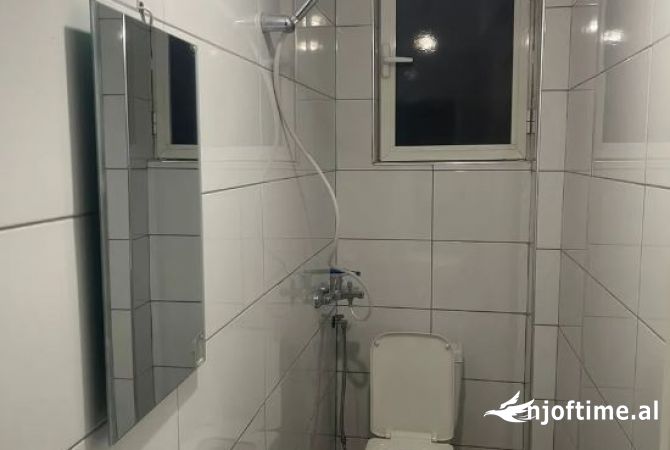 Shtepi me qera Apartament ne Tirane, 2+1, Mobilimi E mobiluar, Pagesa 400  Euro.