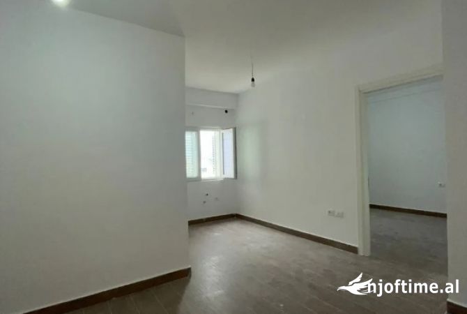 Shtepi ne shitje 1+1 ne Tirane - 75,000 Euro