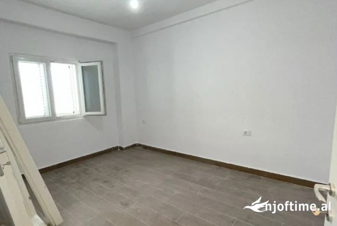Shtepi ne shitje 1+1 ne Tirane - 75,000 Euro