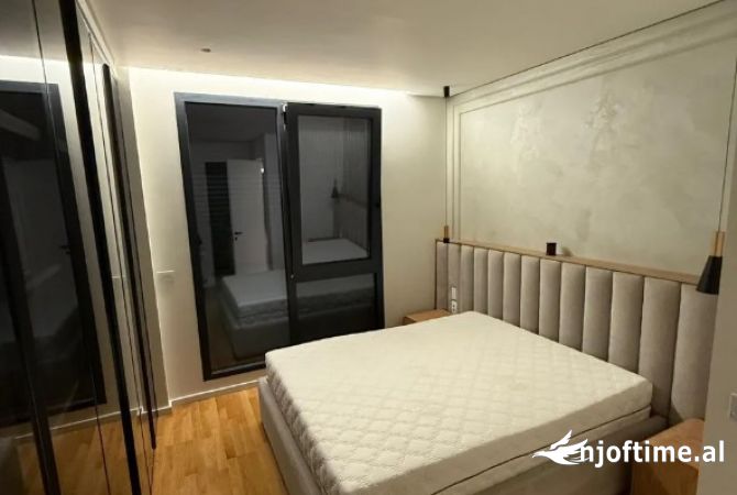 Shtepi ne shitje Apartament ne Tirane, 3+1, Mobilimi E mobiluar, Pagesa 416,000  Euro.
