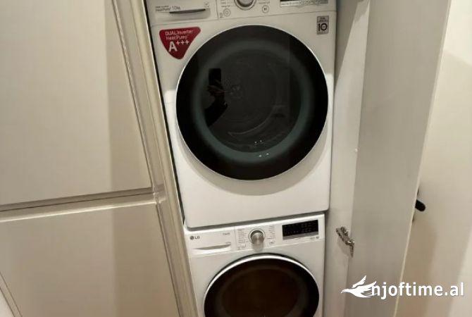 Shtepi ne shitje Apartament ne Tirane, 3+1, Mobilimi E mobiluar, Pagesa 416,000  Euro.