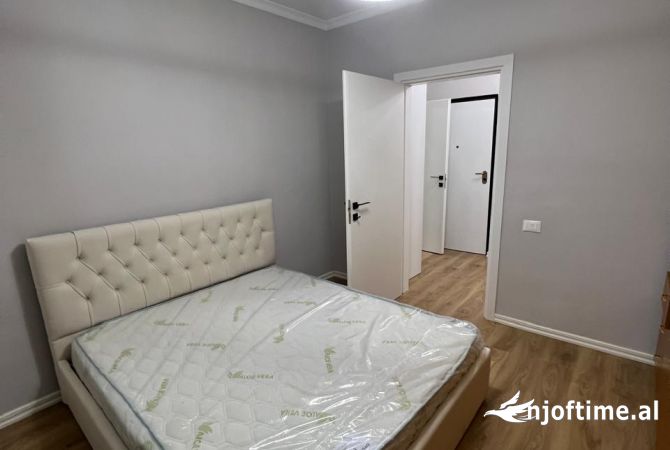 Shtepi me qera Apartament ne Tirane, 1+1, Mobilimi E mobiluar, Pagesa 700  Euro.