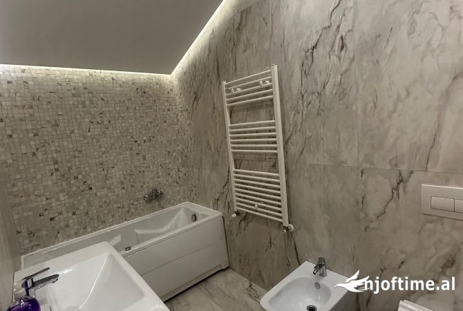 Penthouse (panoramic top floor) for rent in Tirana 3+1, Furnished