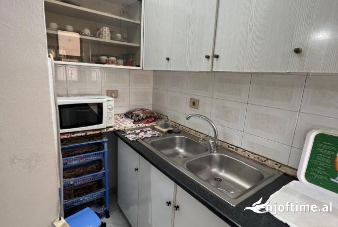 Shtepi me qera Apartament ne Tirane, 2+1, Mobilimi E mobiluar, Pagesa 450  Euro.