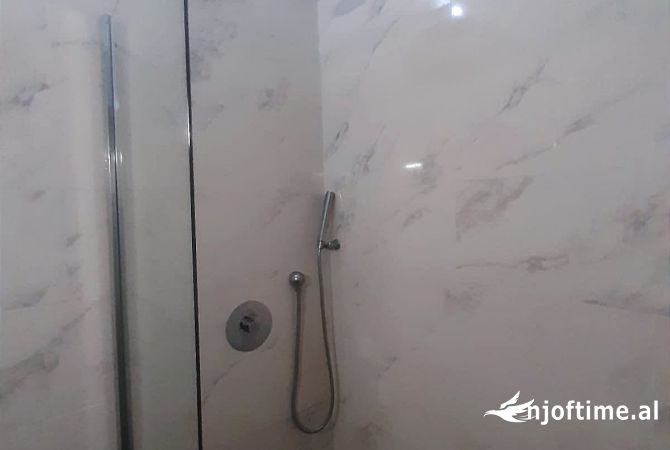 Shtepi me qera Shtepi Private ne Tirane, 3+1, Mobilimi E mobiluar, Pagesa 1,200  Euro.