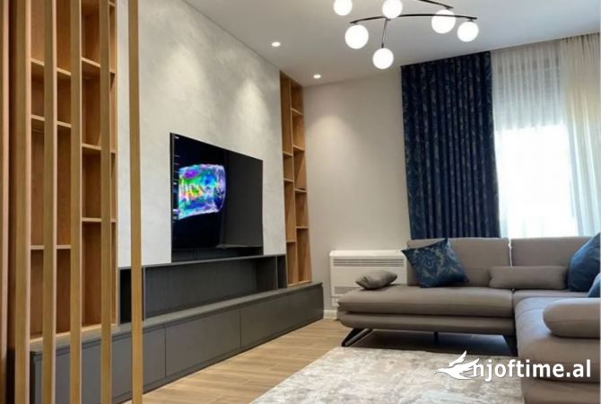 Shtepi me qera 2+1 ne Tirane - 150,000 Leke