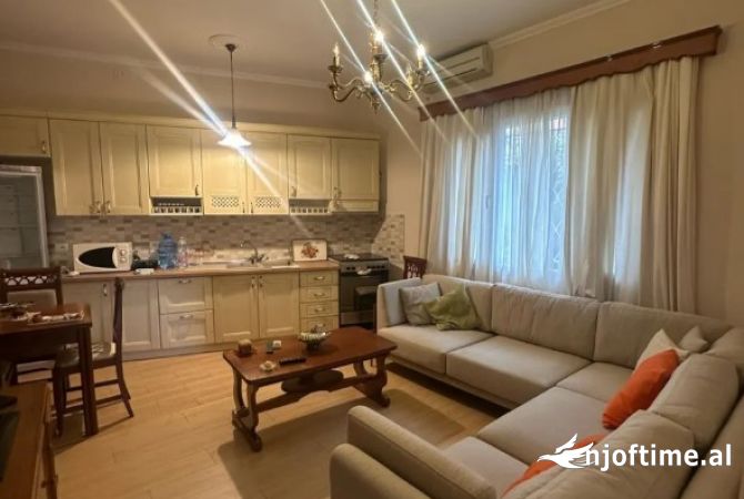 Shtepi me qera 2+1 ne Tirane - 600 Euro
