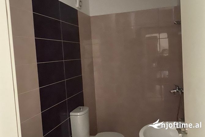 Shtepi ne shitje Apartament ne Vlore, 2+1, Mobilimi E mobiluar, Pagesa 155,000  Euro.