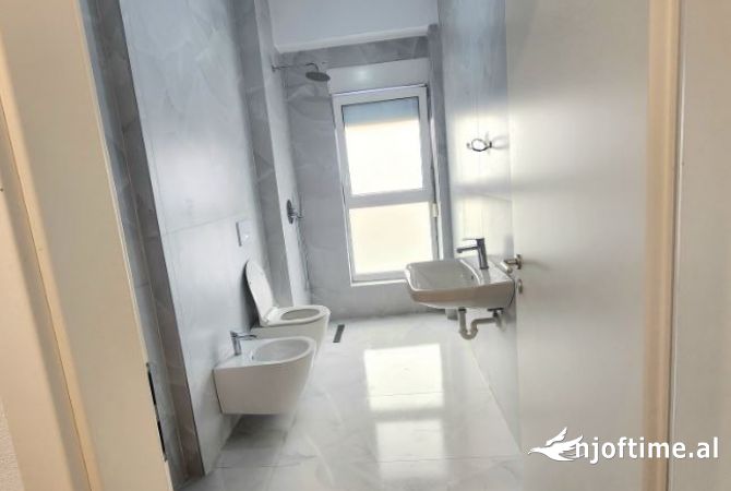 Shtepi me qera Apartament ne Tirane, 1+1, Mobilimi E mobiluar, Pagesa 40,000  Leke.