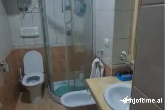 Shtepi me qera Apartament ne Tirane, 1+1, Mobilimi E mobiluar, Pagesa 580  Euro.