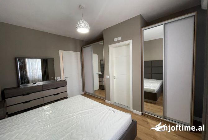 Shtepi me qera Apartament ne Tirane, 2+1, Mobilimi E mobiluar, Pagesa 900  Euro.