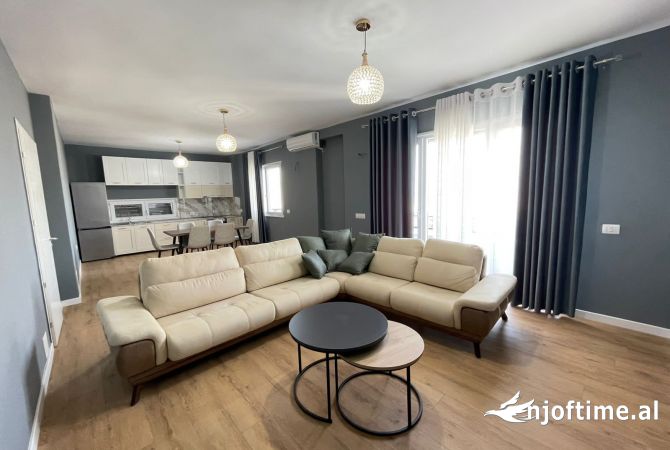 Shtepi me qera 2+1 ne Tirane - 900 Euro