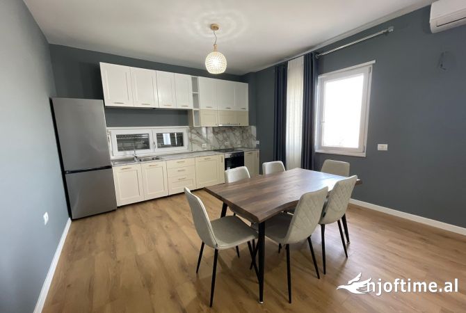 Shtepi me qera 2+1 ne Tirane - 900 Euro