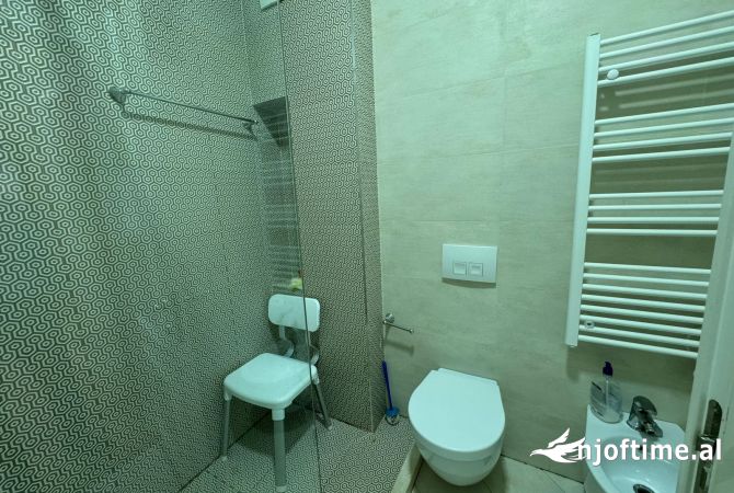 Shtepi me qera Apartament ne Tirane, 2+1, Mobilimi E mobiluar, Pagesa 850  Euro.