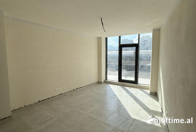 Ambient biznesi me qera 3+1 ne Tirane - 700 Euro