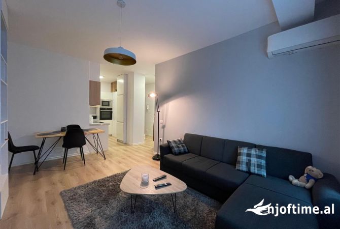 Shtepi me qera Apartament ne Tirane, 1+1, Mobilimi E mobiluar, Pagesa 550  Euro.