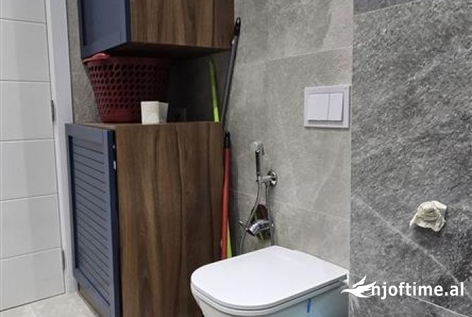 Shtepi me qera Apartament ne Tirane, 1+1, Mobilimi E mobiluar, Pagesa 860  Euro.