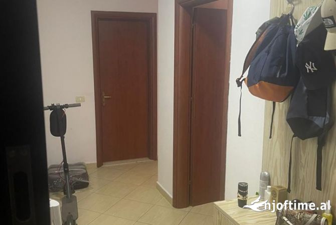 Shtepi me qera Apartament ne Tirane, 2+1, Mobilimi E mobiluar, Pagesa 500  Euro.