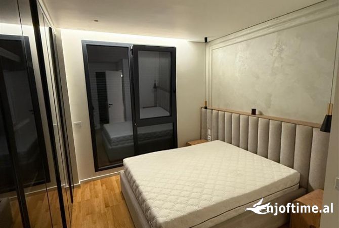 Shtepi me qera 2+1 ne Tirane - 2,000 Euro