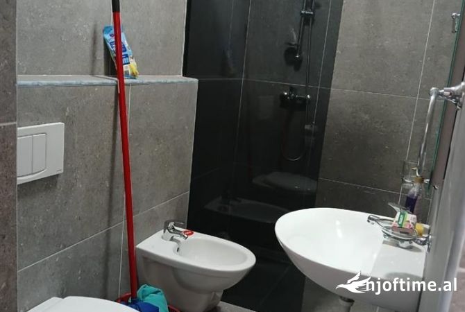 Shtepi ne shitje 1+1 ne Tirane - 550,000 Euro