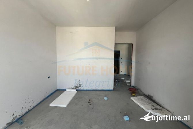 Shtepi ne shitje Apartament ne Tirane, 1+1, Mobilimi Bosh, pa mobiluar, Pagesa 97,000  Euro.
