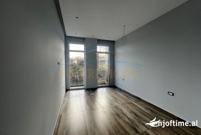 Ambient biznesi me Qera 3 kateshe  , Sauk