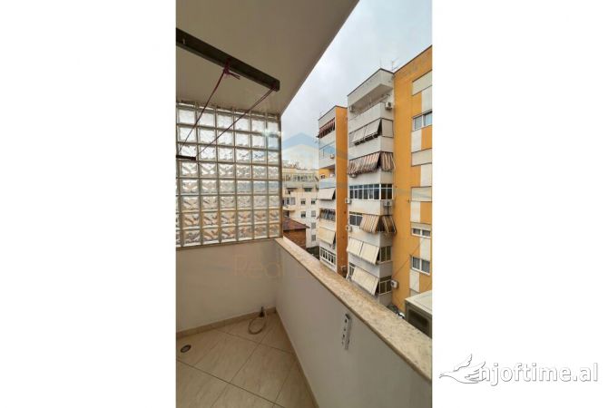 Shtepi me qera Apartament ne Tirane, 1+1, Mobilimi E mobiluar, Pagesa 500  Euro.