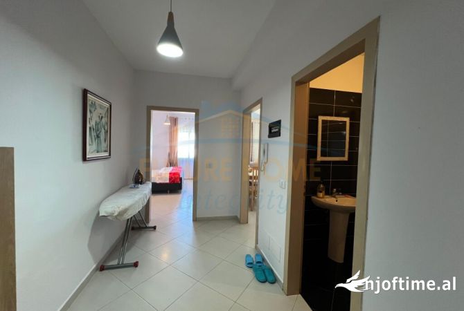 Shtepi ne shitje Apartament ne Tirane, 1+1, Mobilimi E mobiluar, Pagesa 97,000  Euro.